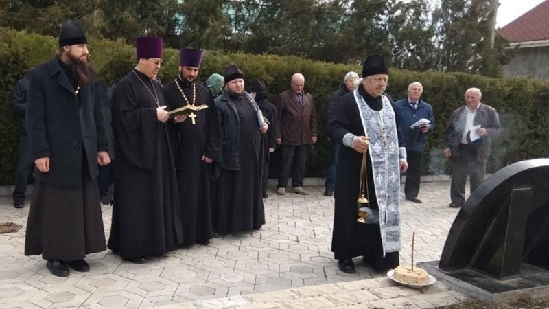Священнослужители из Гагаузии посетили Мемориал жертв политических репрессий в Тирасполе