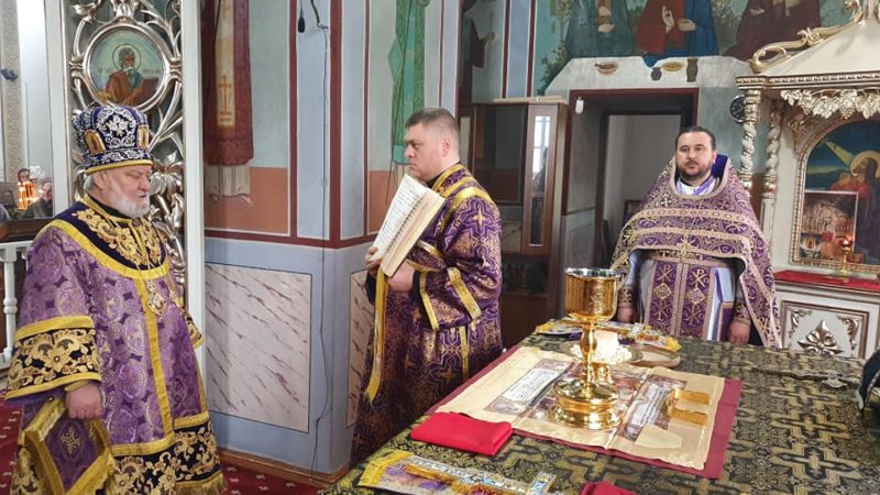 (ФОТО) Епископ Анатолий совершил Божественную Литургию в Кафедральном соборе г. Кагул в 5-ю неделю великого поста