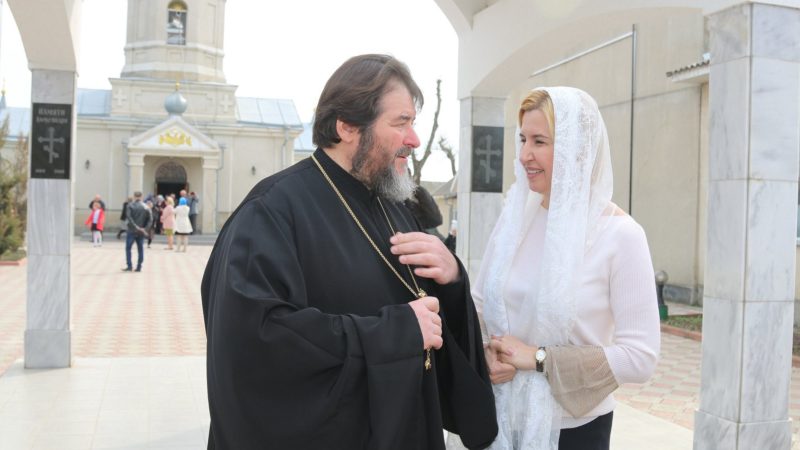 (ФОТО) Литургия на Благовещение в селе Томай. Храм посетила глава автономии Ирина Влах