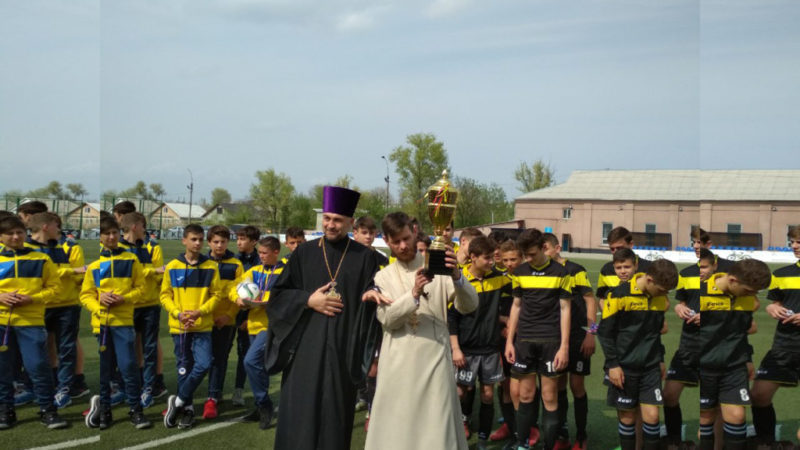 (ФОТО) В Чадыр-Лунге прошел Пасхальный турнир по футболу