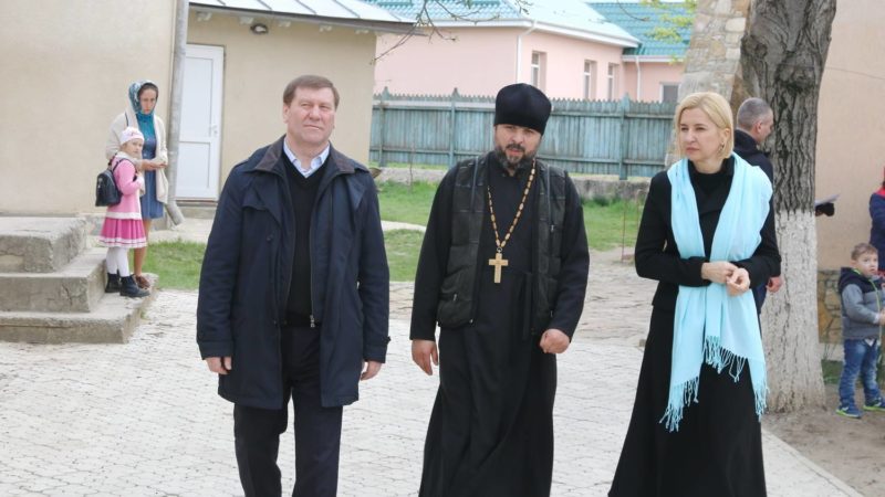 (ФОТО) Литургия на Вербное воскресенье в селе Копчак. Храм посетила глава автономии Ирина Влах