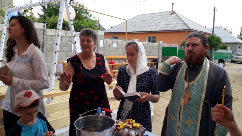 (ФОТО) В Вулканештах освятили детскую площадку