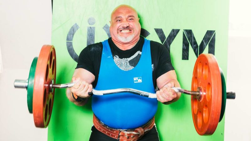 (ФОТО/ВИДЕО) Священник из гагаузского села стал девятикратным чемпионом мира по пауэрлифтингу