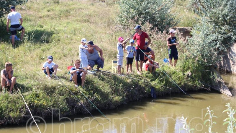 (ФОТО/ВИДЕО) В Чишмикиое прошел рыболовный турнир «Карасенок 2019»
