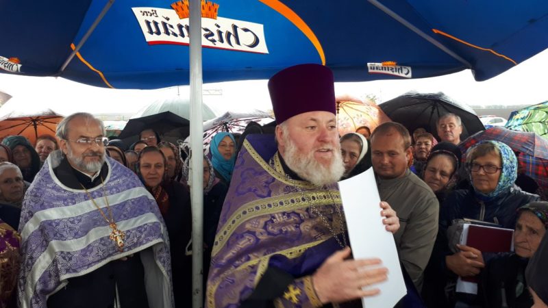 (ФОТО) В мун. Чадыр-Лунга состоялся молебен у поклонного креста при въезде в город