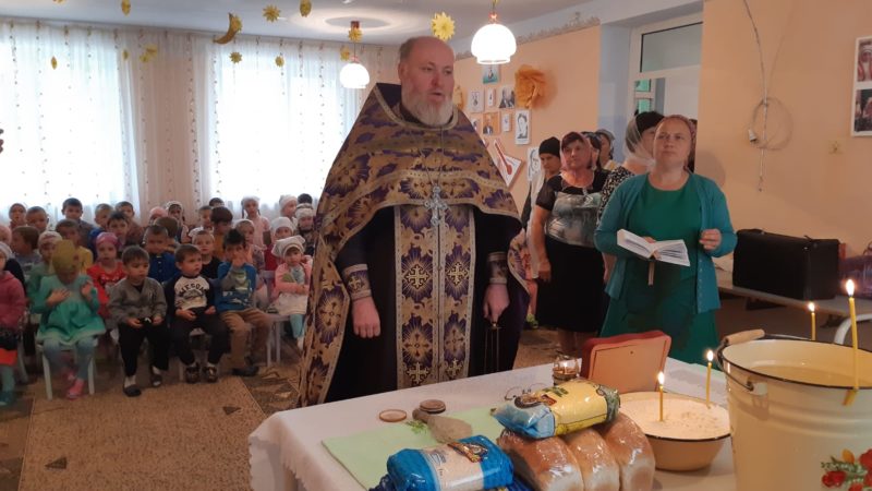 (ФОТО/ВИДЕО) В детском саду с. Баурчи прошел молебен и встреча с воспитанниками