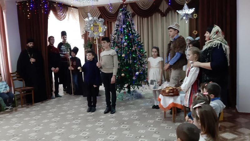 (ФОТО) Воскресная школа г.Тараклия выступила в детских садах города