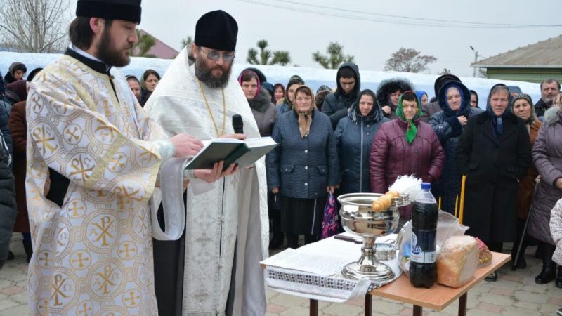 (ФОТО) В Авдарме освящен памятник служителям за 200 лет жизни храма