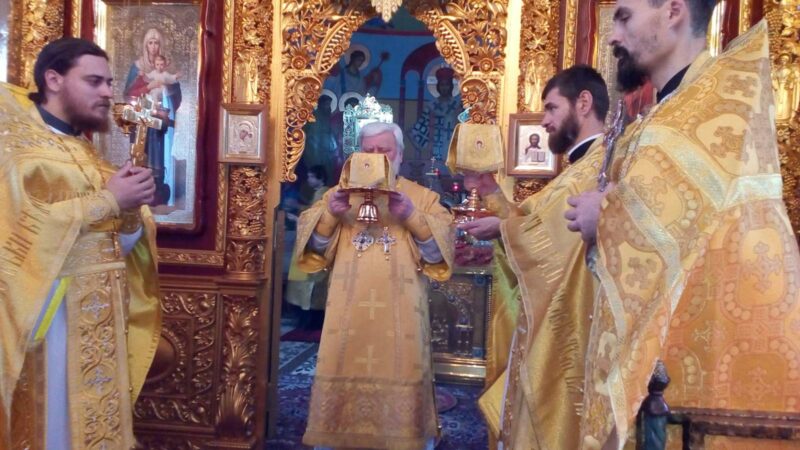 (ФОТО) Епископ Анатолий совершил Литургию в Чадыр-Лунгском монастыре