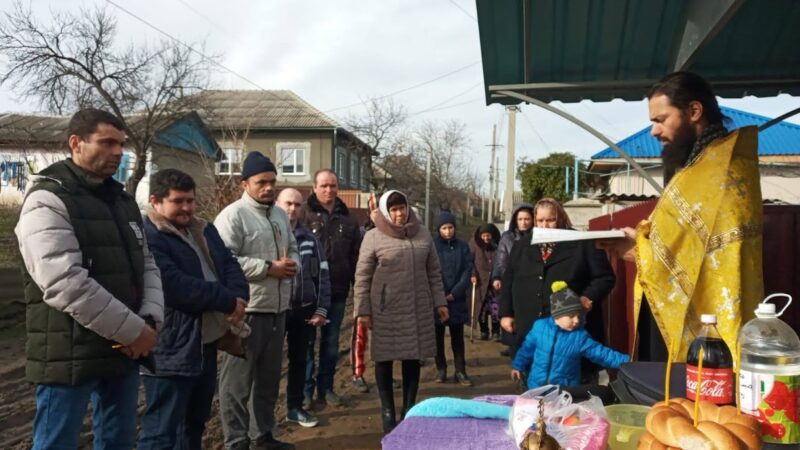 (ФОТО) В Чадыр-Лунге освятили колодец по одной из улиц