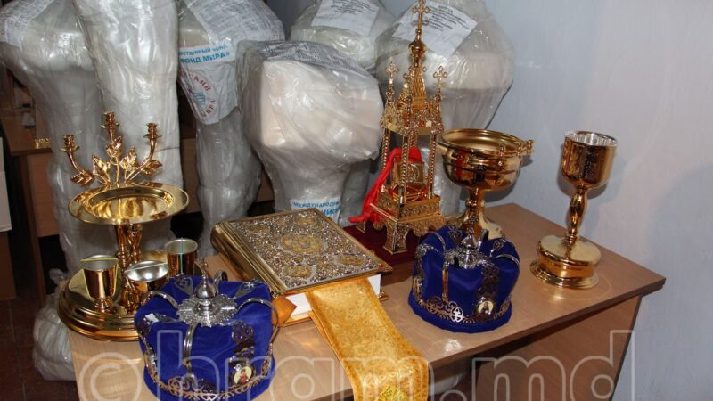 (ФОТО) Церковная утварь из России доставлена в храм с. Чишмикиой