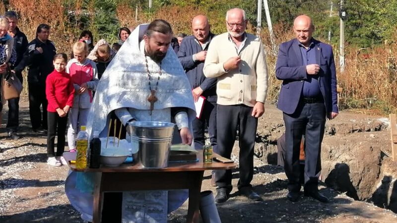 (ФОТО) В с. Чалык состоялась закладка первого камня храма в честь Архангела Михаила