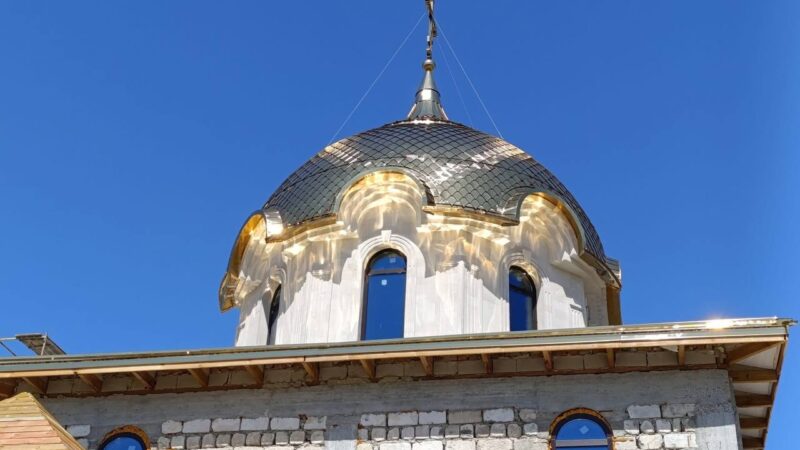 В храме в честь Вознесения Господня мун. Чадыр-Лунга ведутся кровельные работы