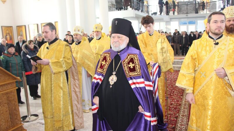 Архиерейская литургия в Покровском храме г. Вулканешты