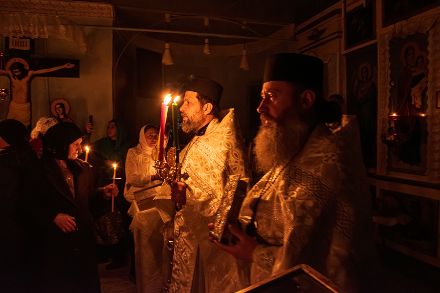 Пасхальная ночь в храме села Копчак